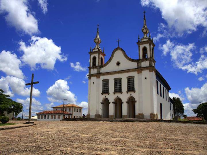 Religiosidade e fé no roteiro Entre Serras da Piedade ao Caraça