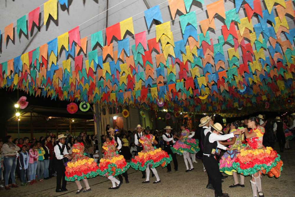 Festas juninas pelo roteiro Entre Serras e lugares para curtir o frio nesse período