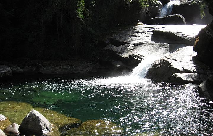 4 melhores cachoeiras do roteiro Entre Cenários da História